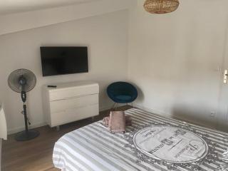 HOME ET HOLIDAY Le Petit Verdot - 3