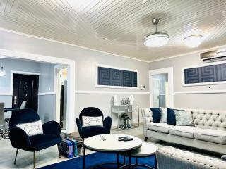 Luxurious Villa Private Pool Hot Tub and Bar - 4