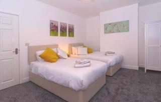 Rydal house 2 bedroom house with upstairs bathroom - 4
