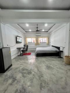 Splash Bar and Guesthouse - Pattaya - 9
