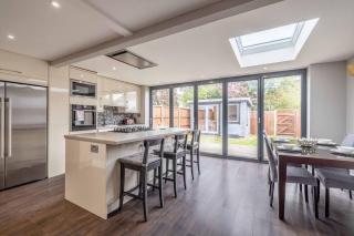 Central Windsor, 5 mins to Legoland, Driveway - 5