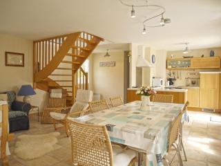 Élégante maison 2* à Sauzon, jardin privé, proche côte sauvage, tout confort, 6 pers - FR-1-418-38 - 2