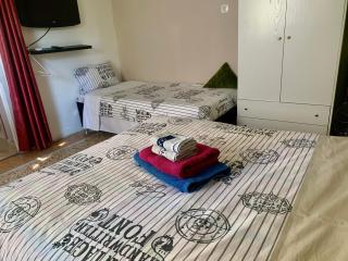 Studio close to Train Station - 5