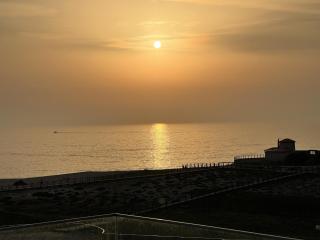 Povoa de Varzim-Sleeps4-Beachfront-Ac-Parking - Póvoa de Varzim - 0