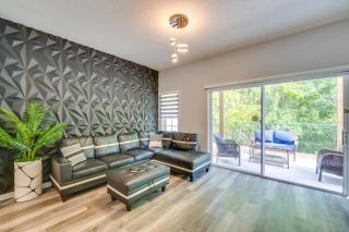 Chic Retreat with Pool Access about 7 Mi to Disney World - 7