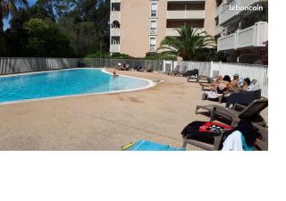 appartement T1 Hyères, calme, piscine, clim, WIFI, parking, centre ville - Hyères - 0