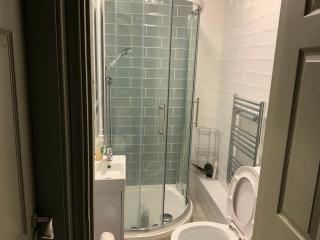 Small,smart,tidy 2 bed apartment - Galway - 3