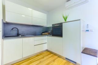 White Residence Luxury Apartment Bibinje - Bibinje - 4