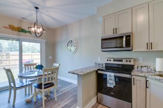 Charming Ocean Isle Beach Home about 1 Mi to Beach! - Ocean Isle Beach - 3