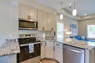 Charming Ocean Isle Beach Home about 1 Mi to Beach! - Ocean Isle Beach - 2