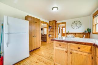 Mackinaw City Getaway - 3 Mi to City Beach! - Mackinaw City - 3