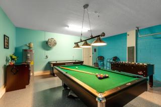 #490-Modern home with private pool with spa and close to attractions - 7