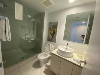 Miami Intercoastal Beach Studio Apmt 2QB 1B - Hallandale Beach - 2