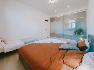 Priestranný apartmán v centre - Košice - 8