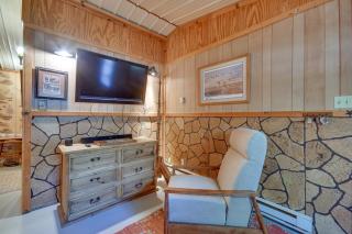 Stargaze, Hike and Kayak Cabin Near Copper Breaks! - - 5