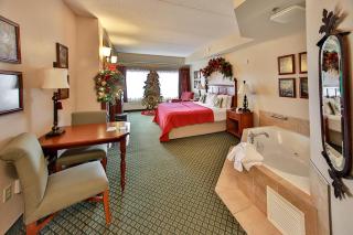 The Inn at Christmas Place - Pigeon Forge - 3