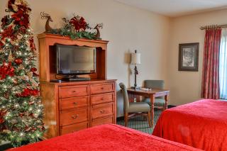 The Inn at Christmas Place - Pigeon Forge - 8