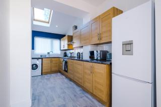 Charming 3-Bedroom Home in Liverpool - FREE Parking - 5