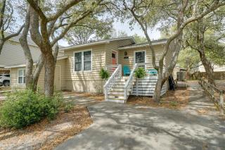 Oak Island Vacation Rental Less Than 1 Mi to Beach! - Oak Island - 9