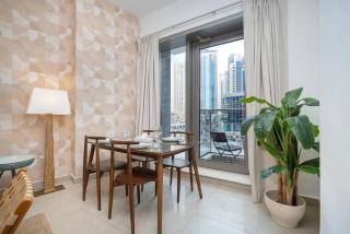 Apartment in Marina with Vibrant Pop Art Accents - Dubai - 8