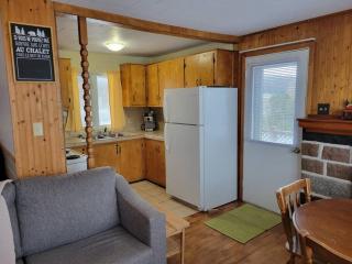 Le petit chalet de pierres - 5