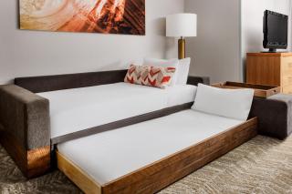 SpringHill Suites Providence West Warwick - West Warwick - 4