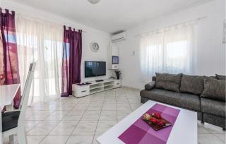 Five-Bedroom Holiday Home In Cista Velika - Velika Čista - 4