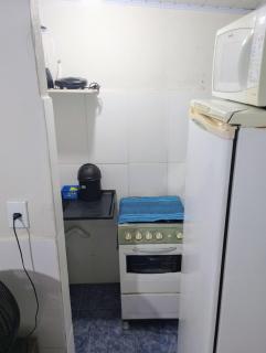 Hospedagem Deoli - suítes cozinha compacta - 7