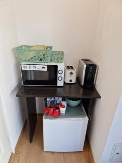 GIRO Guest House - 9