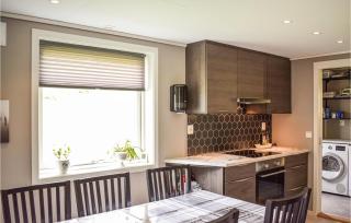 5 Bedroom Lovely Home In Bjoa - 4