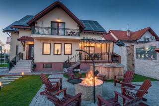 Roots Villa Redwood - Brasov - 0