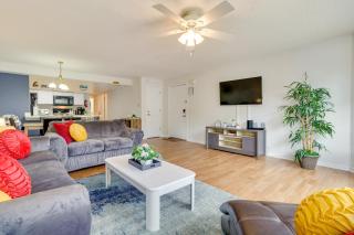 Condo with Pool Access and Patio 8 Mi to Disney! - Kissimmee - 6
