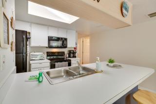 Condo with Pool Access and Patio 8 Mi to Disney! - Kissimmee - 2