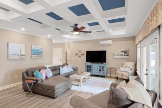 Large 3BR Lakefront Lake Murray Home with Dock - 5