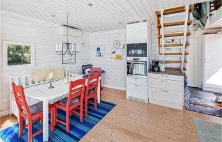 Lovely Home In Hällekis With Wifi - 4