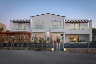 Nos Duos Villa, a Spectacular Beachfront Escape, By ThinkVilla - Panormos - 2