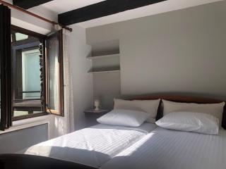 Quai des Pêcheurs - Vue Cathedrale - 5