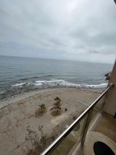 Apartamento a pie de playa con vistas al mar. - 2