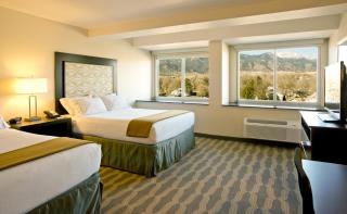 Holiday Inn Express & Suites Colorado Springs Central by IHG - 1