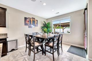 IndioStay 5min to Coachella & Stagecoach Fest -Private Pool, Water Slide, Waterfall, Jacuzzi, Fire Pit - Indio - 3