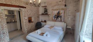 Studios Kadena Trogir - 18th century stone house - Trogir - 5