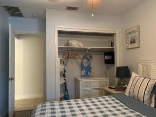 An Island Getaway at Palm Tree Villas - Holmes Beach - 2