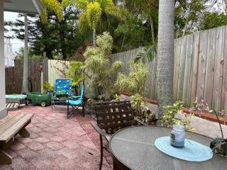 An Island Getaway at Palm Tree Villas - Holmes Beach - 8
