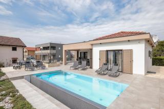 Premium Villa Nessi with Pool & Seaview - Vir - 7
