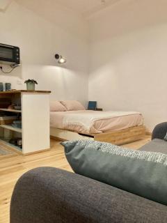 studio-ville médievale-charmant - 1