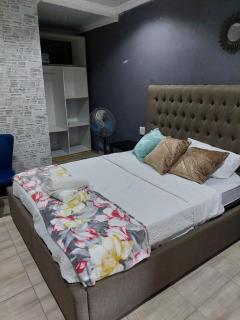 Nsuku Bed and Breakfast - 9