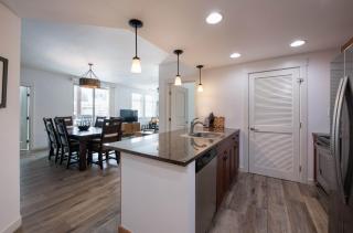 Premium Unit 4575-Fraser Crossing Founders Pointe condo - 4