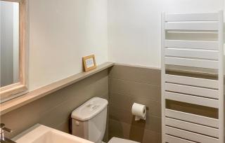 3 Bedroom Lovely Apartment In Ocquerre - Ocquerre - 6