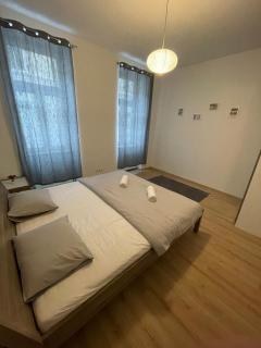 Cozy 8-Person Home in Vienna Located at Haberlgasse 82 N1 - 5