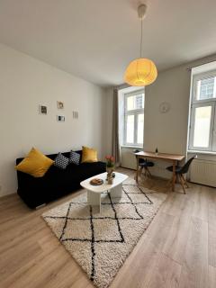 Cozy 8-Person Home in Vienna Located at Haberlgasse 82 N1 - 8